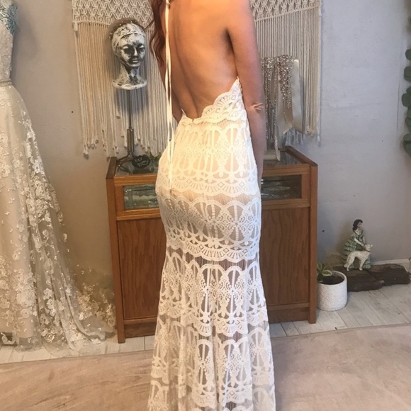 L’atiste Lace Low Back Dress - Picture 2 of 4